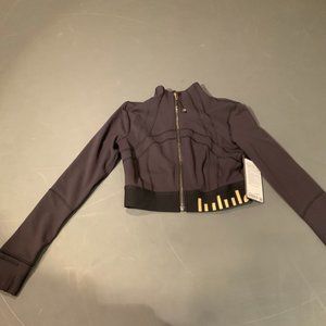 Lululemon Define Jacket Cropped, Black and gold, size 6 NWT
